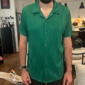NWT Green Button-Up Shirt